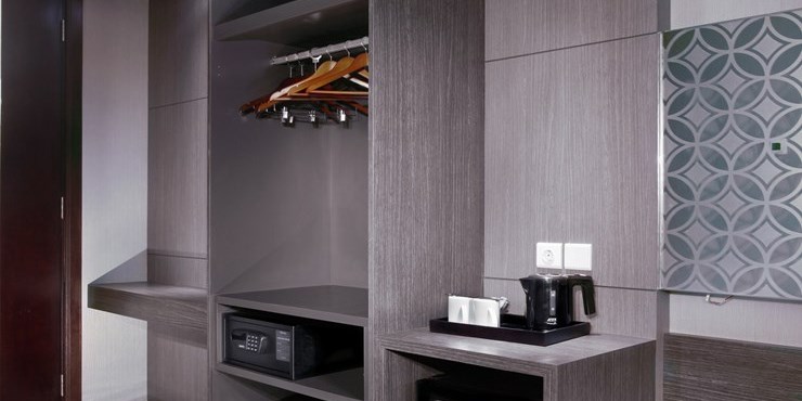 Deluxe Room Wardrobe