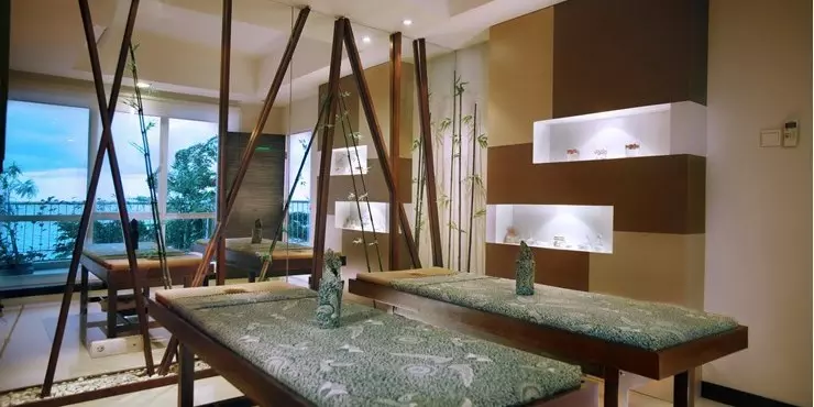 A complete relaxation experience to indulge your body. Feel the nature around your while you have a treatment after busy day in Balikpapan.