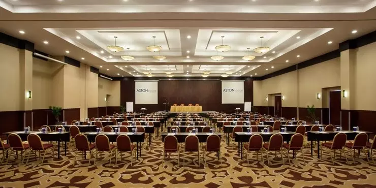 Our Ballroom can be transformed into various layouts for your meeting needs. Call us at 0251 8200 300 for any inquiries.
