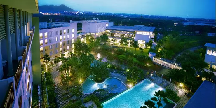 View of our pool, you can enjoy swimming or just relaxing your body.