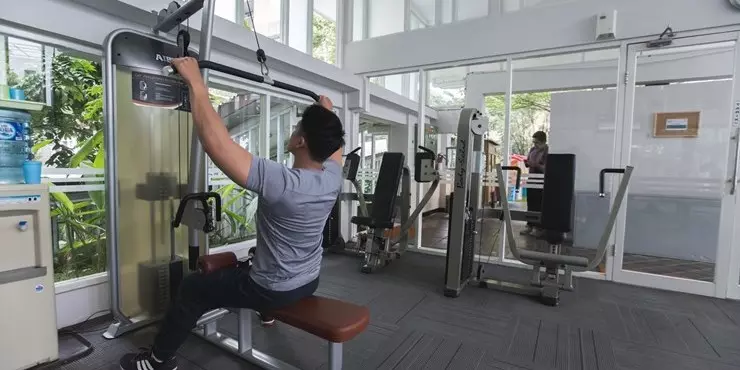 Aston Bogor gives you a lot of sport facilities. Work out at our gym located near the swimming pool area.