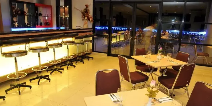 Serving Indonesian and International menu, and using only the freshest ingredients, the elite kitchen team strives to deliver a remarkable culinary experience.