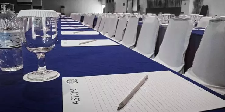 Spacious ballroom perfect for any celebratory occasions such as wedding party, birthday party, gathering, as well as major business group meetings and exhibitions.