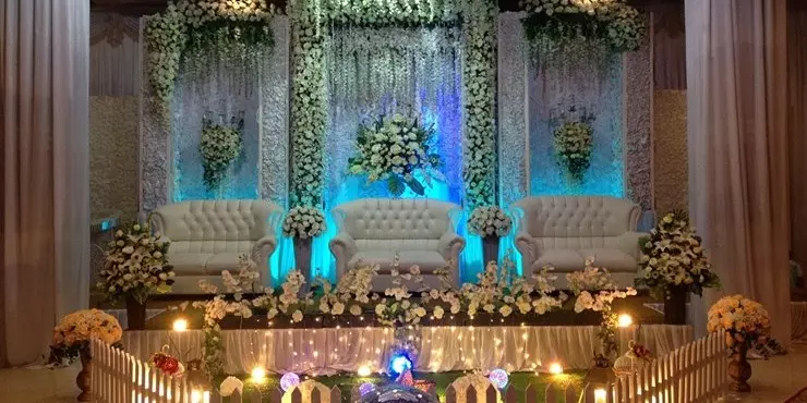 Perfect for any celebratory occasions such as wedding party, birthday party, gathering, as well as major business group meetings and exhibitions.