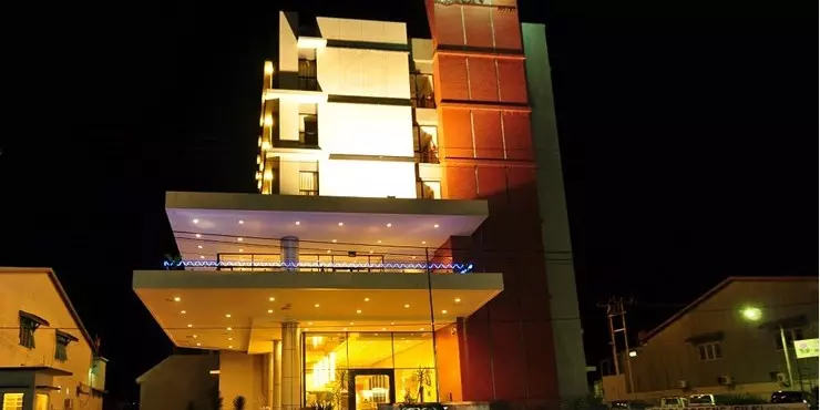 The Aston Ketapang City Hotel offers guests a business hotel with a relaxed environment and interesting designs right in the heart of Ketapang City
