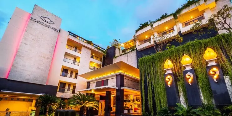 entrance of ideal hotel to stay for holiday in kuta bali