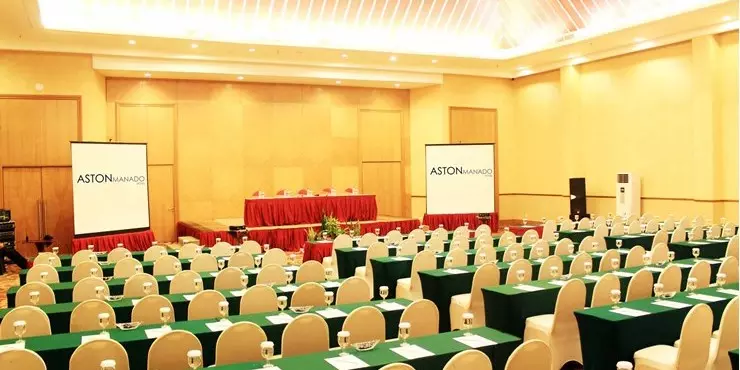 Ballroom to host business meeting, workshop, training or wedding, birthday party or any reception in in modern stylish classy hotel in manado