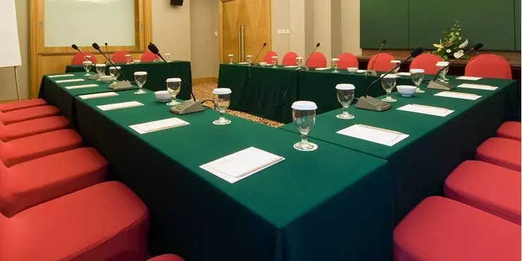 Indoor function room to host business meeting, workshop, training or wedding, birthday party or any reception in in modern stylish classy hotel in