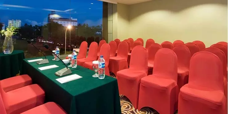 Indoor function room to host business meeting, workshop, training or wedding, birthday party or any reception in in modern stylish classy hotel in