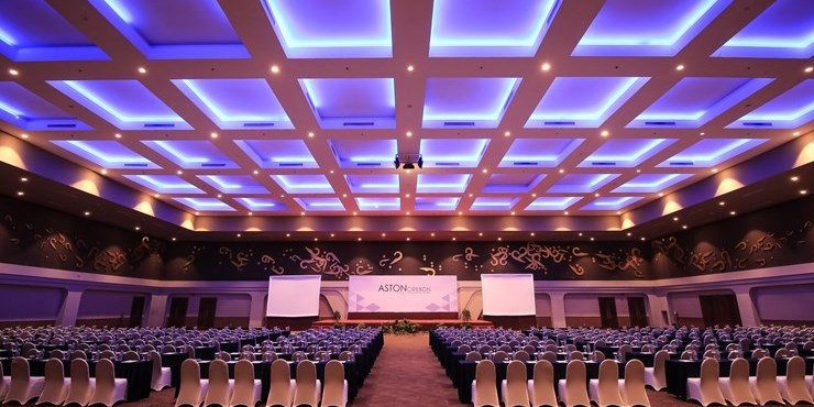 Spacious ballroom which is perfect for both business and celebratory event