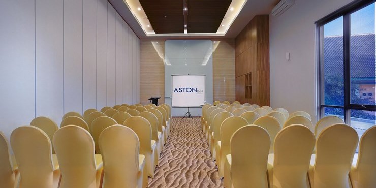 Indoor function room to host business meeting, workshop, training or wedding, birthday party or any reception in in modern stylish classy hotel in mataram lombok
