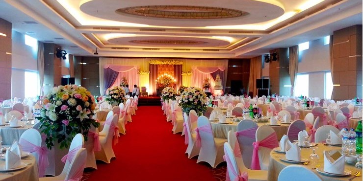 This is the place in makassar to make your dream wedding come true! Our professional team ready to help you create and actualize your one special moment in a lifetime